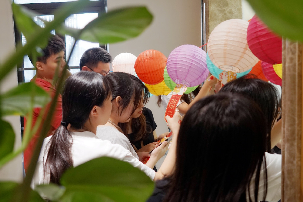 中秋节快乐！ | FUN享喜“月”，中秋奇妙游